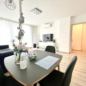West Budapest-edge Of Downtown-free Parking Apartament Budapeszt