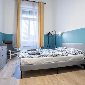 4-bedroom Comfort In The Citycenter F38 Dom wakacyjny Budapeszt
